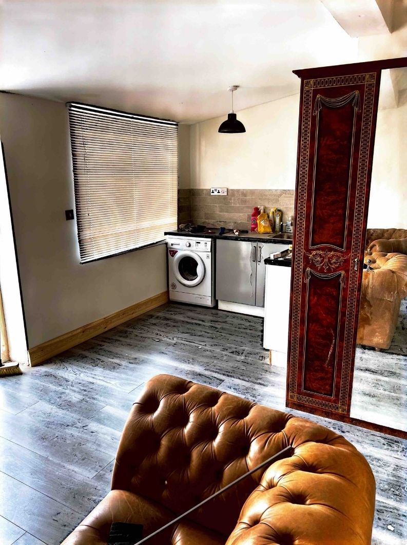Kitchen & living space refurbishment — photo 2